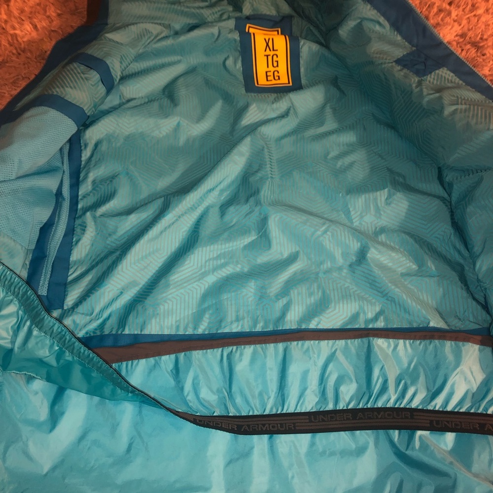 Under Armour Jacket - Picture 2 of 3